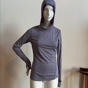 Nike Women's Hooded dri fit  XS with ponytail slit in hood